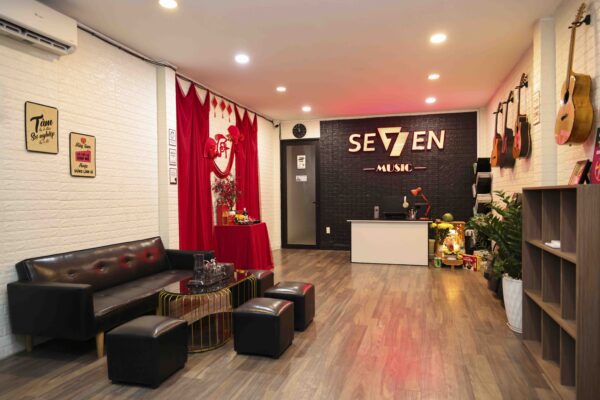 Phòng khách của Seven Music