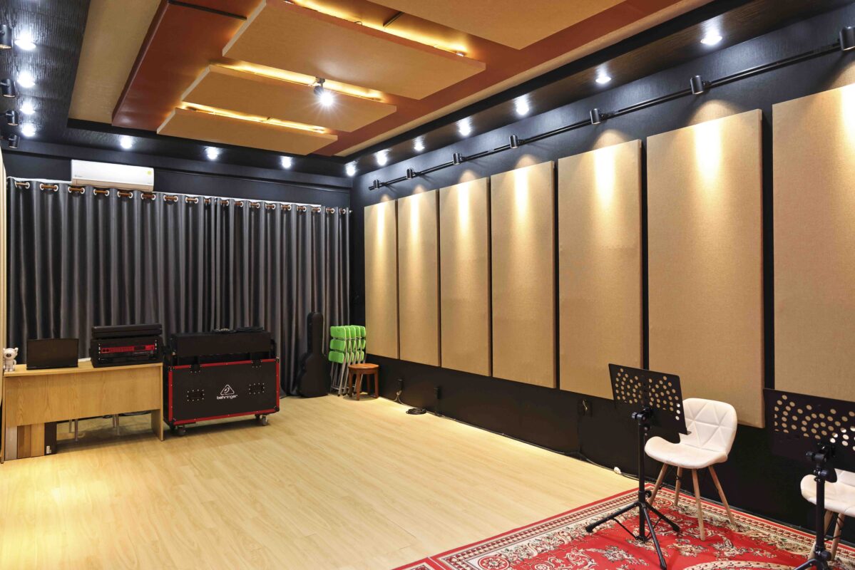 Phòng Quay Hình - Trung Tâm Sản Xuất Video Âm Nhạc