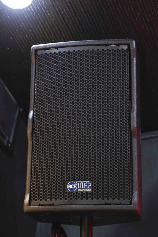 Phòng Quay Hình - Trung Tâm Sản Xuất Video Âm Nhạc